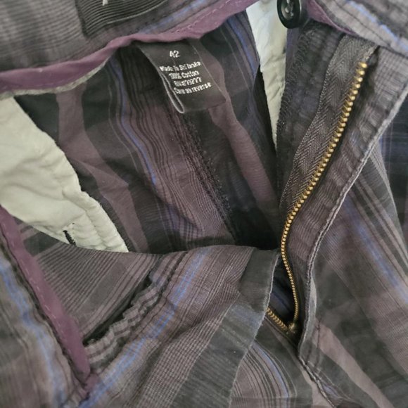 Mens plaid shorts Apt 9 size 42 - Picture 2 of 3